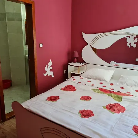 Apartment Апартамент Валентино С Басейн И Паркомясто