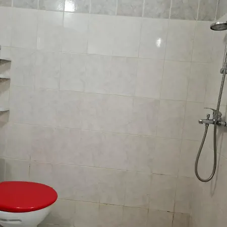Апартамент Валентино С Басейн И Паркомясто Apartment *