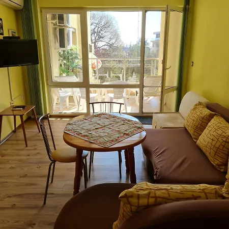 Appartement Апартамент Валентино С Басейн И Паркомясто