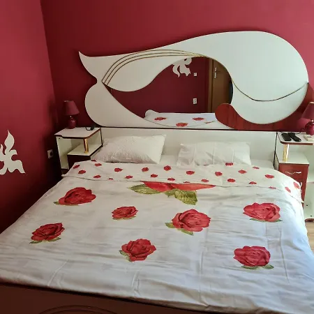 Appartement Апартамент Валентино С Басейн И Паркомясто